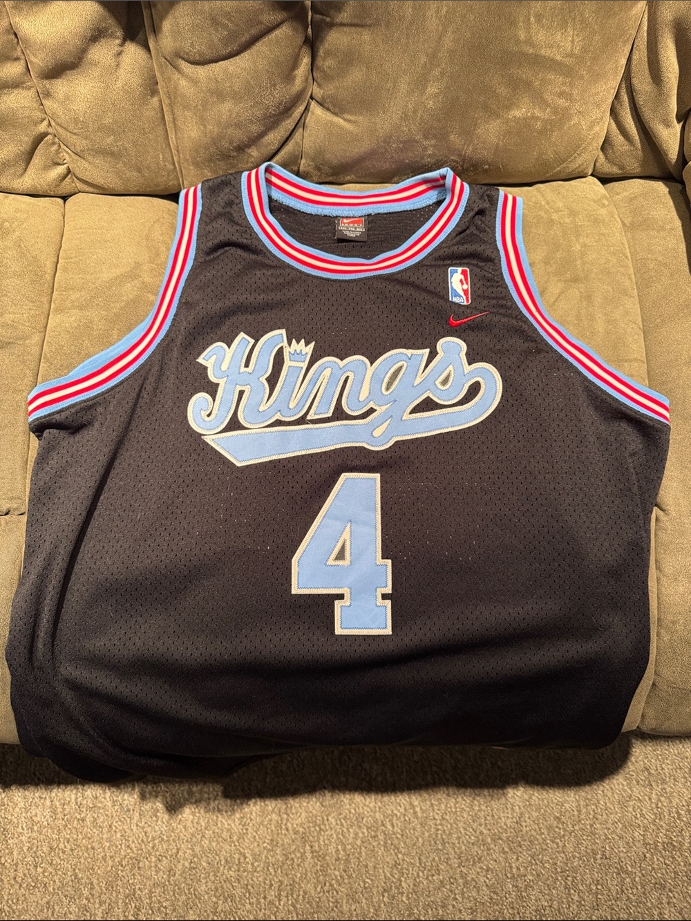 Chris Webber Nike Sacramento Kings Y2K Basketball Jersey Black and Blue